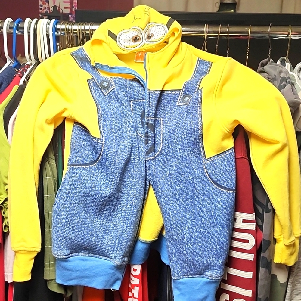 Minions hoodie size 14/16